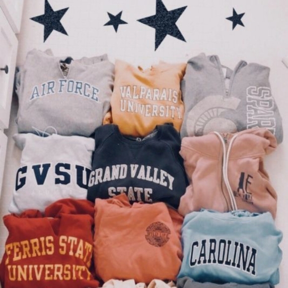 Welcome to my closet! - Picture 2 of 8